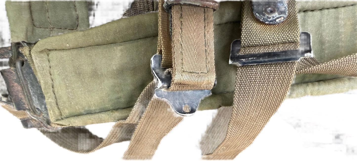 Vintage Vietnam War 1968 US Army Nylon Tropical Rucksack W/ Frame Green - Bateleur Militaria