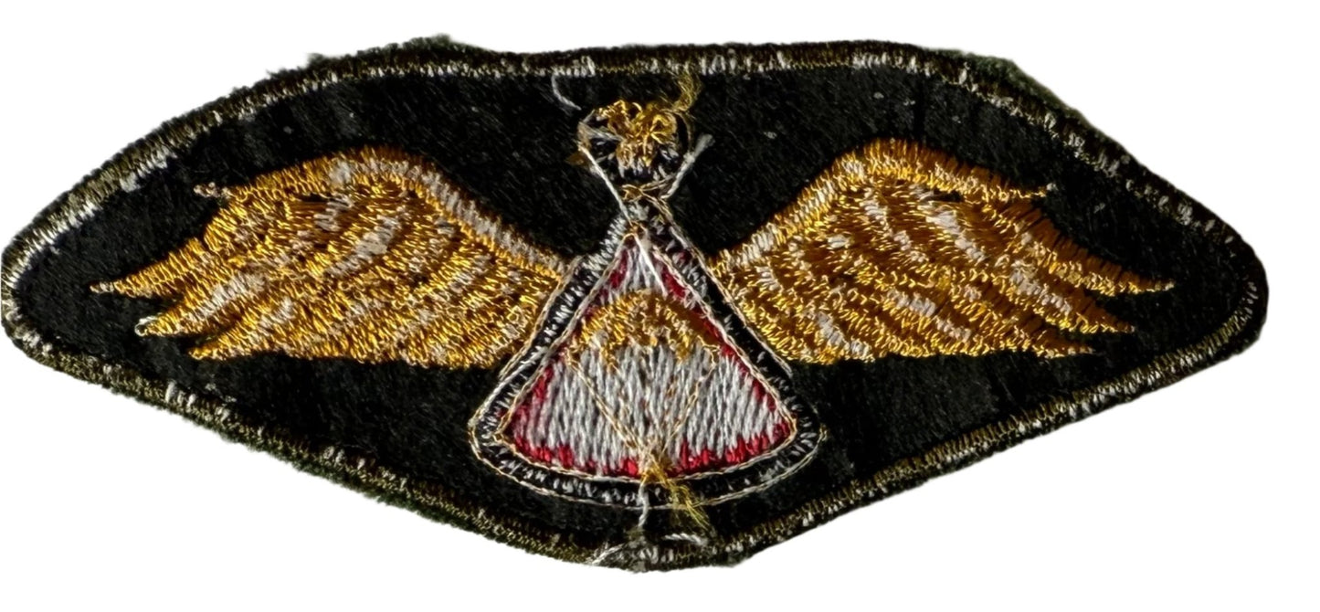 Lesotho Army Basic Parachute Wings Red Center on Green - Bateleur Militaria