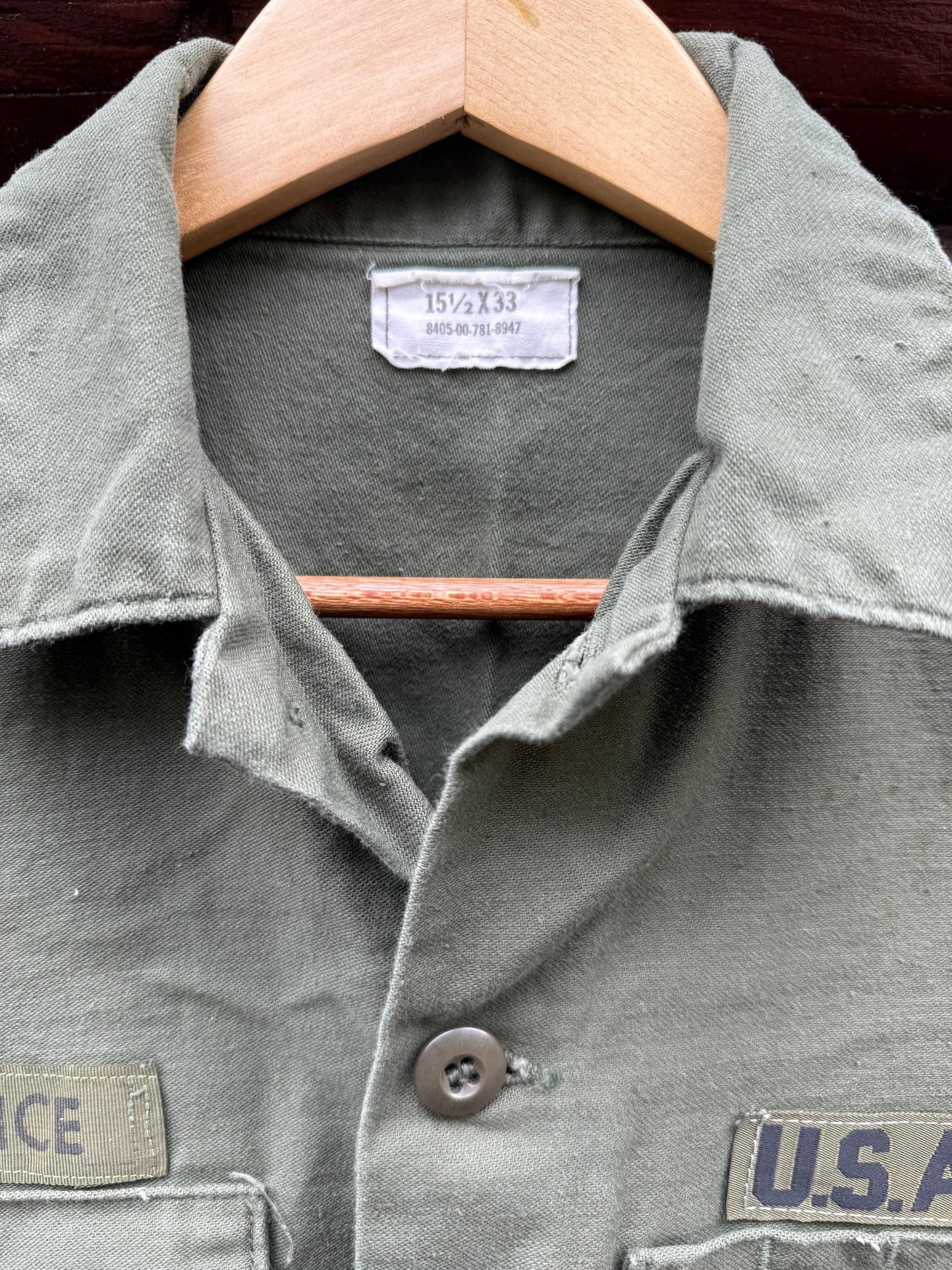 US Army P64 Utility Shirt Sateen OG107 Vietnam Named & Dated 1974 M - Bateleur Militaria