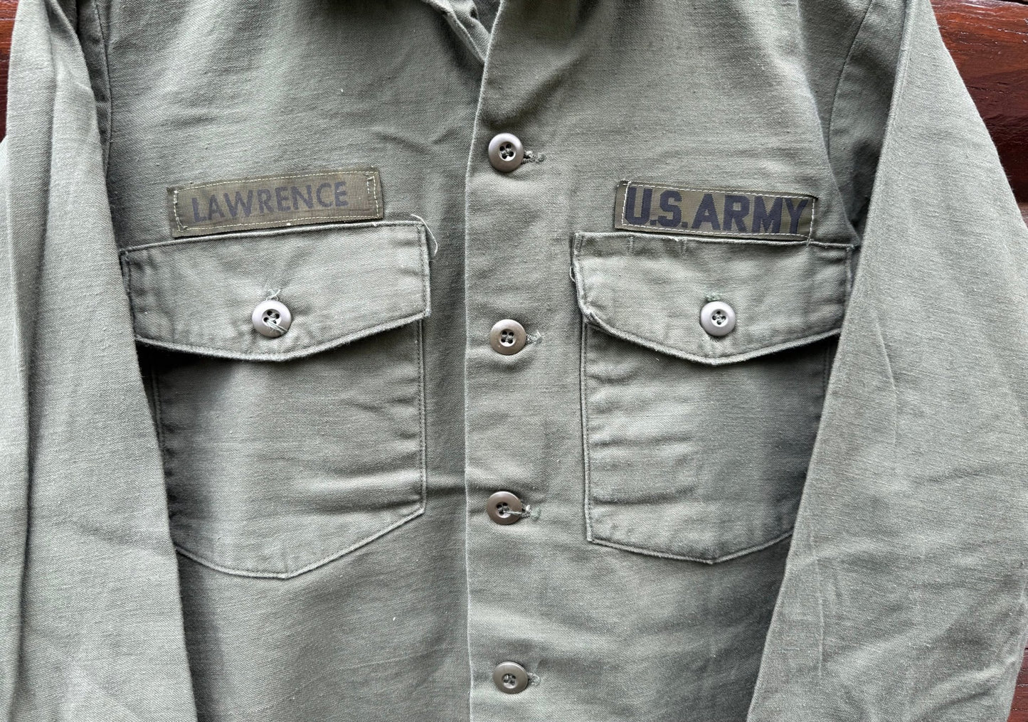 US Army P64 Utility Shirt Sateen OG107 Vietnam Named & Dated 1974 M - Bateleur Militaria