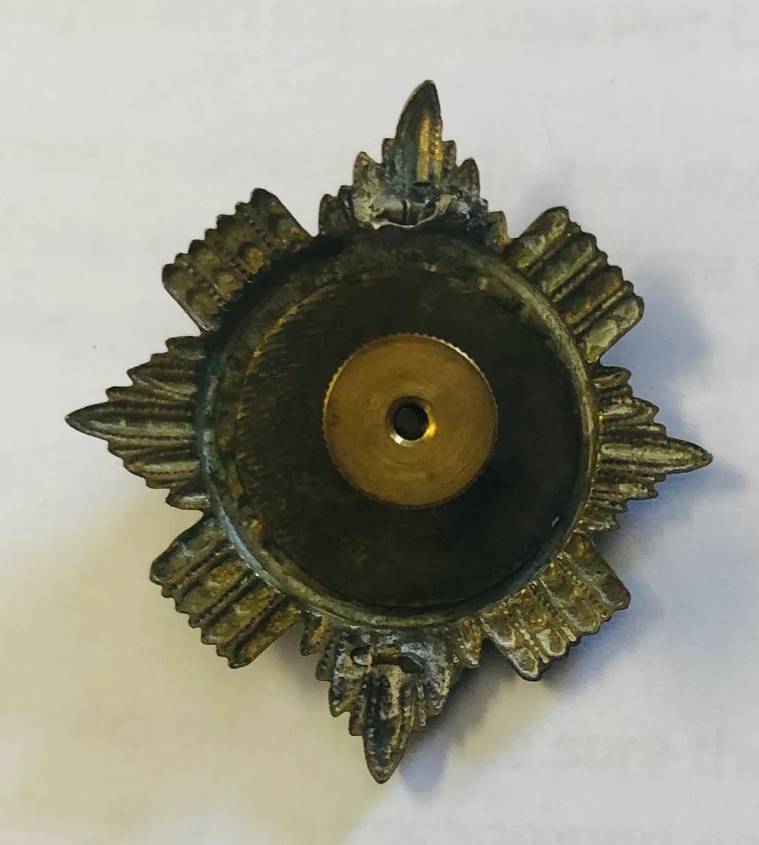 South Africa (SADF) Kimberley Regiment Slouch Hat/Cap Badge (1899 - 1939) - Bateleur Militaria