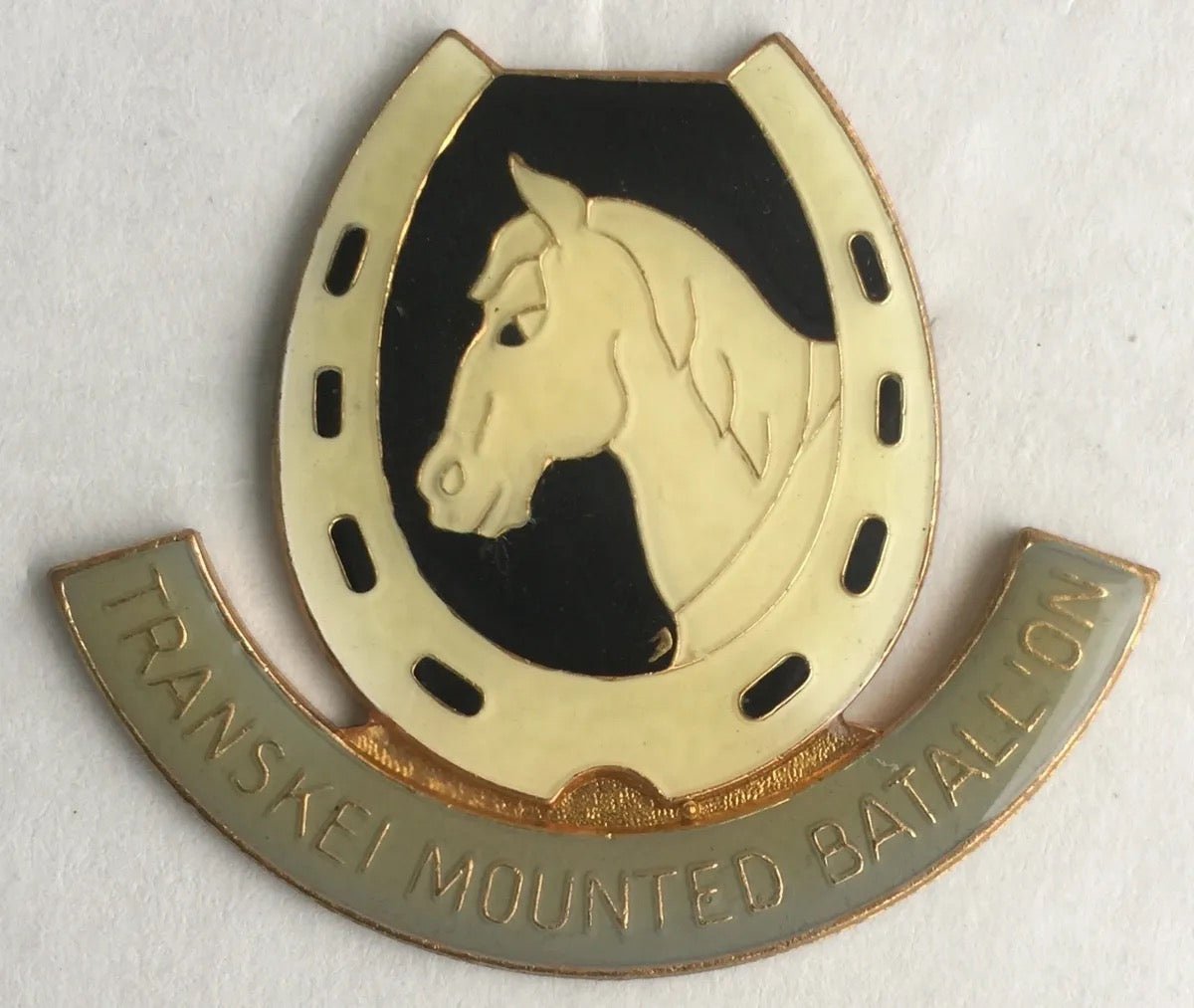 Transkei Mounted Battalion Cap Badge - Bateleur Militaria