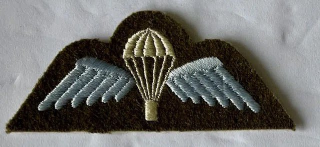 Australia Parachute Wing Blue & White on Green - Bateleur Militaria