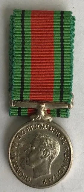 South Africa (SADF) WW2 Defence Medal Miniature 2 - Bateleur Militaria