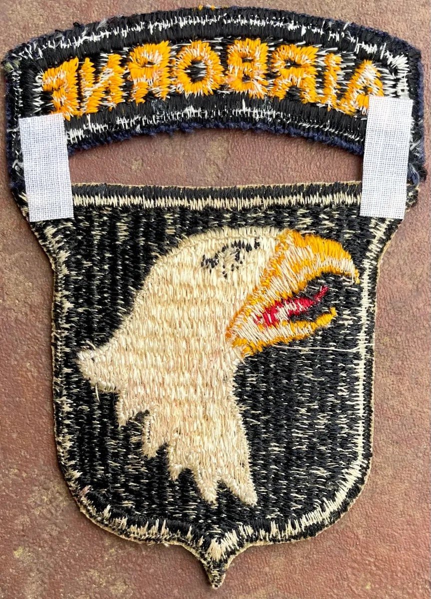 US Original 101st Airborne Division 2 Piece Patch - Bateleur Militaria