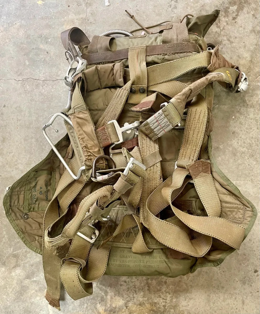 US Military T-10 Personnel Parachute w/ Harness (35' nominal parachute) Packed