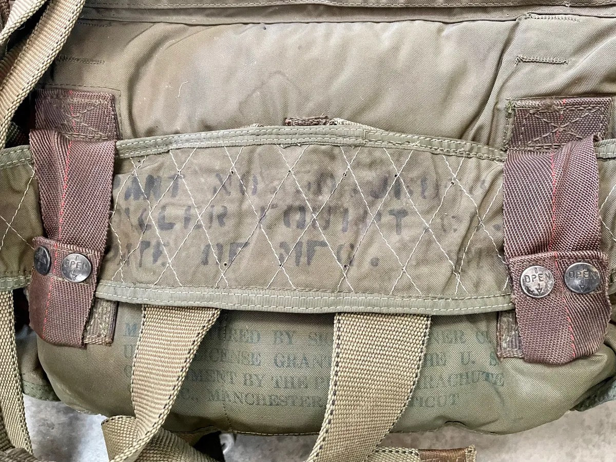 US Military T-10 Personnel Parachute w/ Harness (35' nominal parachute) Packed
