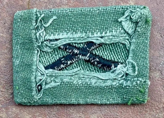 US Army Field Artillery Officer's Collar Insignia OD 3 - Bateleur Militaria