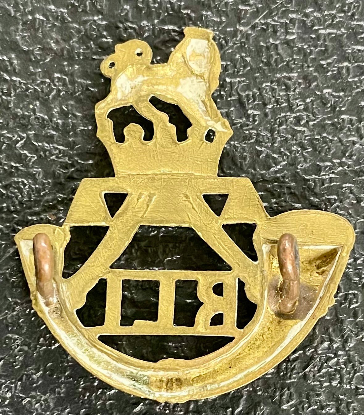 South Africa (UDF) Rand Light Infantry Cap Badge 1913 - 1950 - Bateleur Militaria
