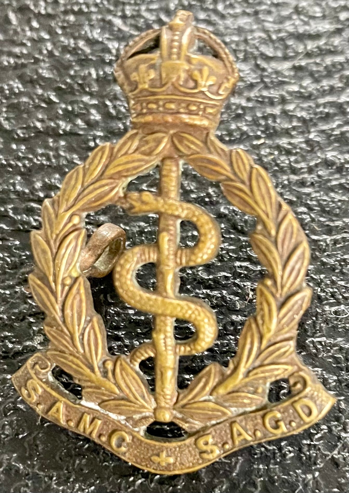 South Africa (UDF) Medical Corps Collar Badge 1939 - 1945 - Bateleur Militaria
