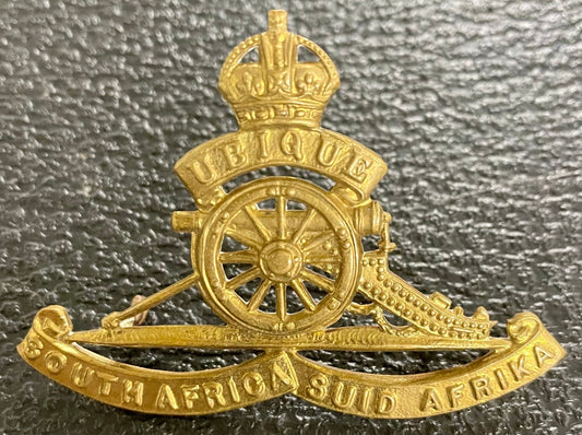 South Africa (UDF) Artillary Corps Cap Badge 1926 - 1959 - Bateleur Militaria