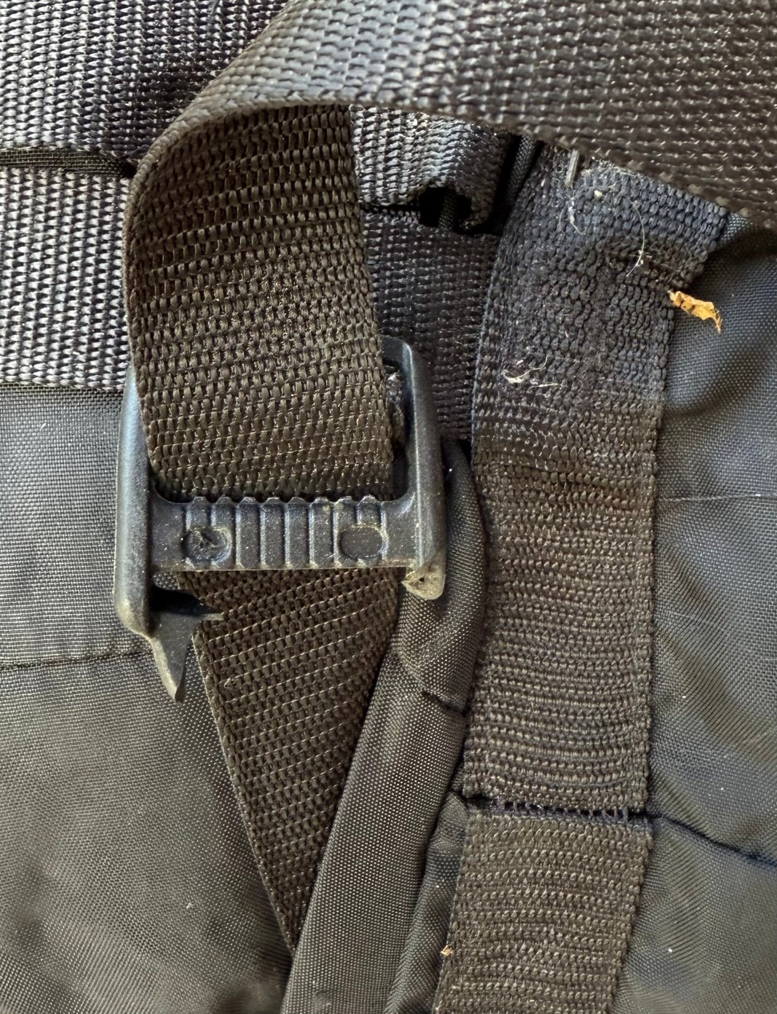 US Army Intermediate Cold Sleeping Bag + Stuff Sack - Bateleur Militaria
