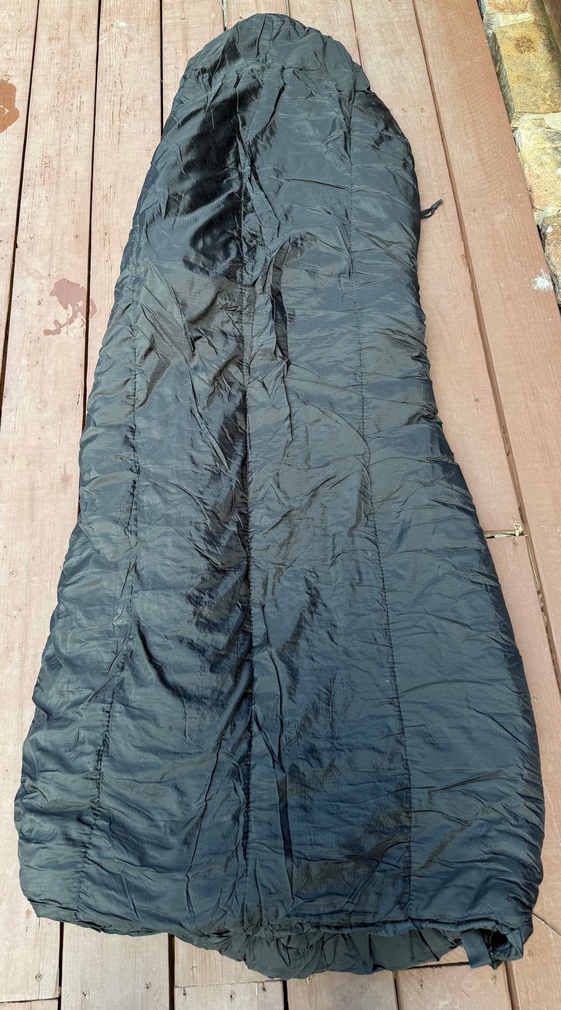 US Army Intermediate Cold Sleeping Bag + Stuff Sack - Bateleur Militaria