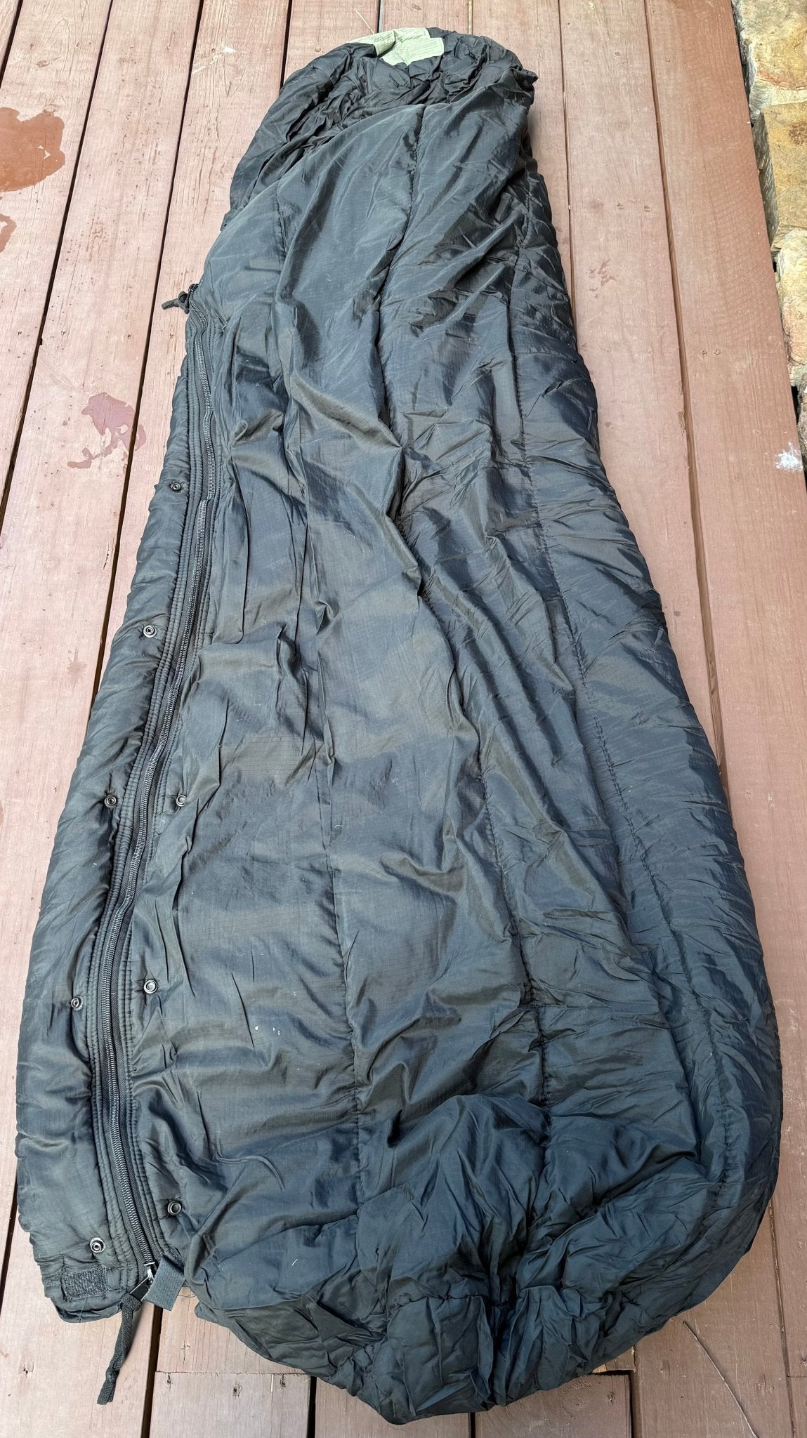 US Army Intermediate Cold Sleeping Bag + Stuff Sack - Bateleur Militaria