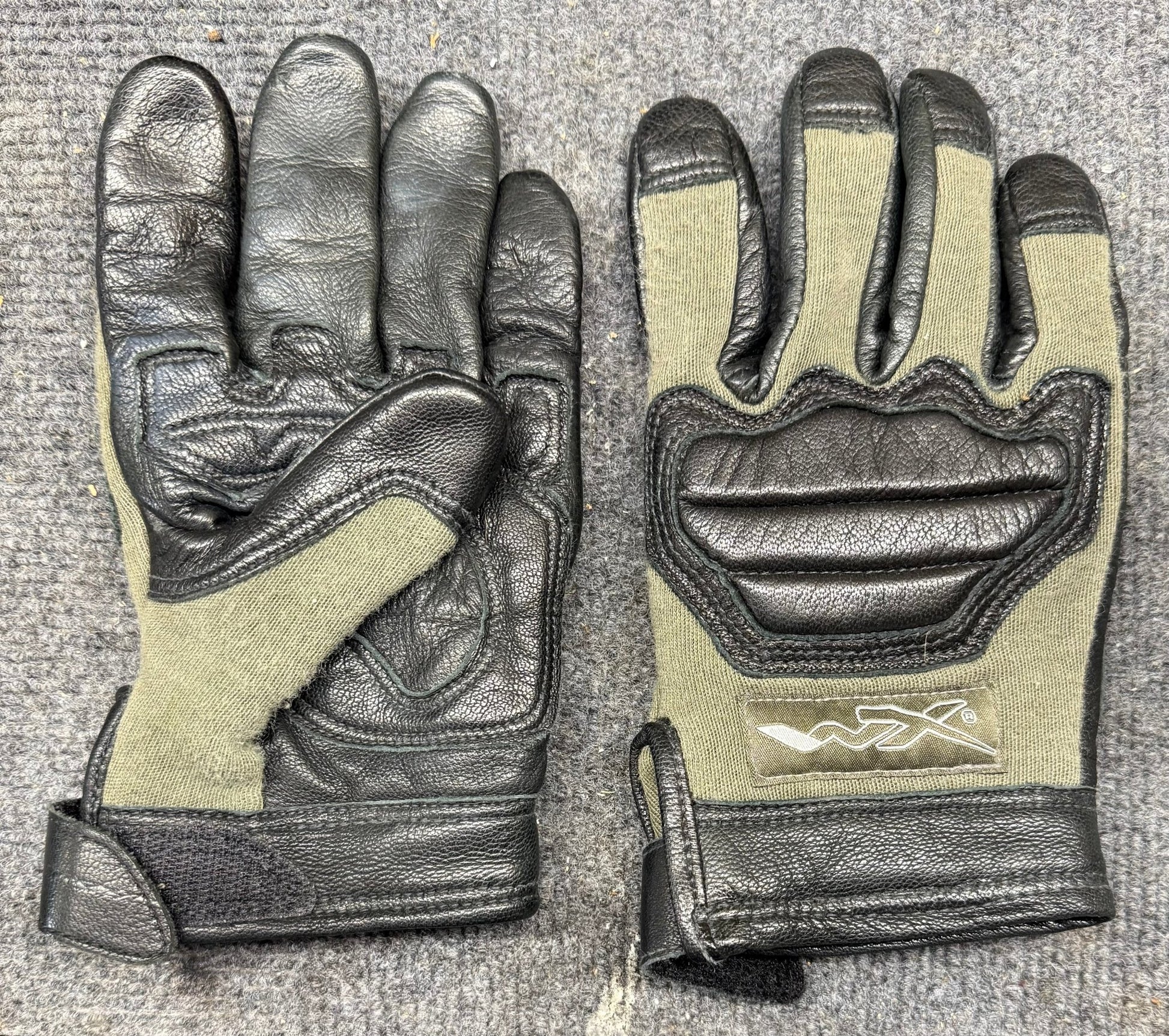Paladin Tactical Operator Gloves Medium - Bateleur Militaria