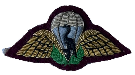 Ciskei Army Parachute Regiment Beret Badge Wire Embroidered Gord Wings White Canopy Green Wreath Black Bird