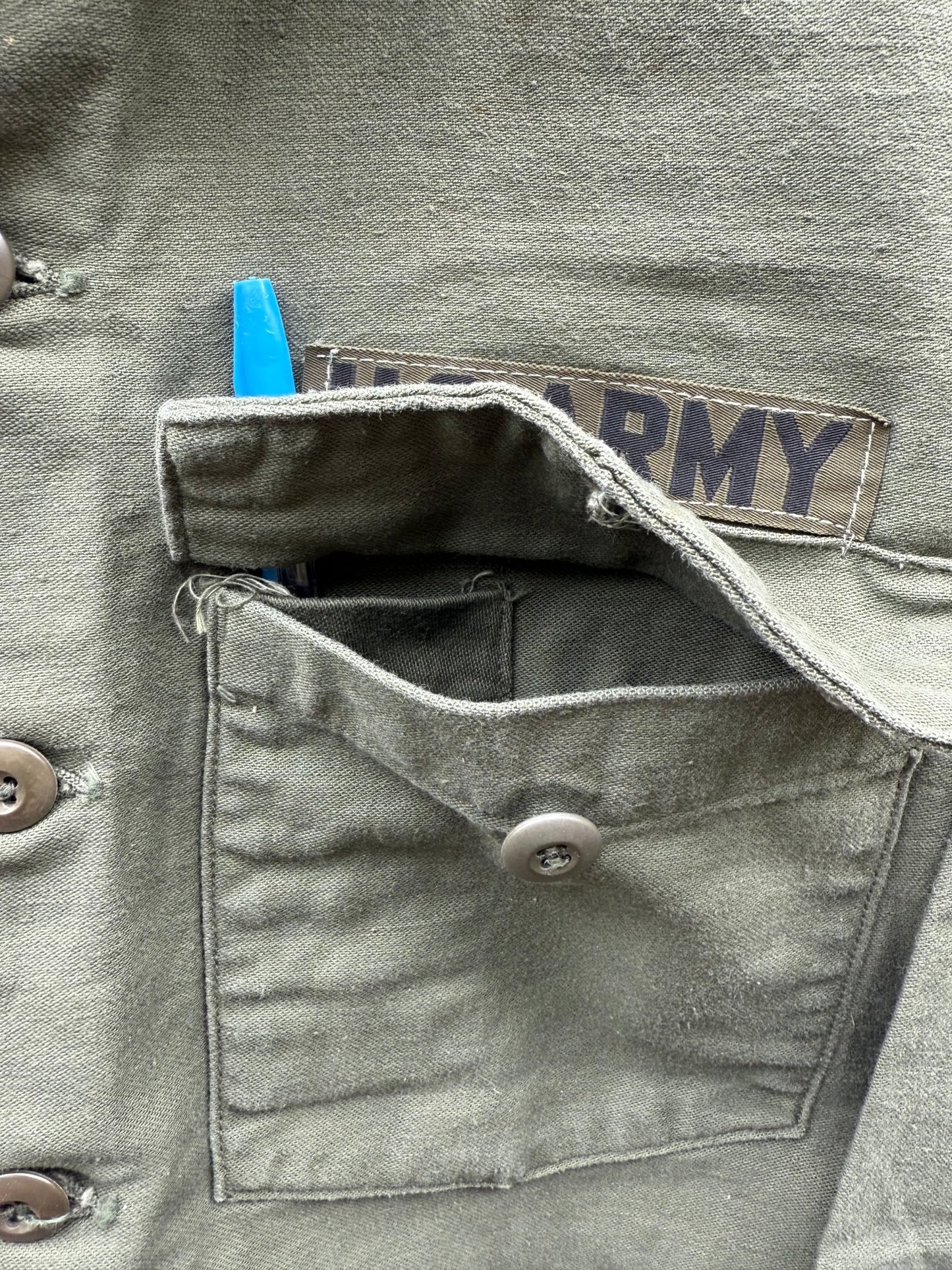 US Army P64 Utility Shirt Sateen OG107 Vietnam Named & Dated 1974 M - Bateleur Militaria