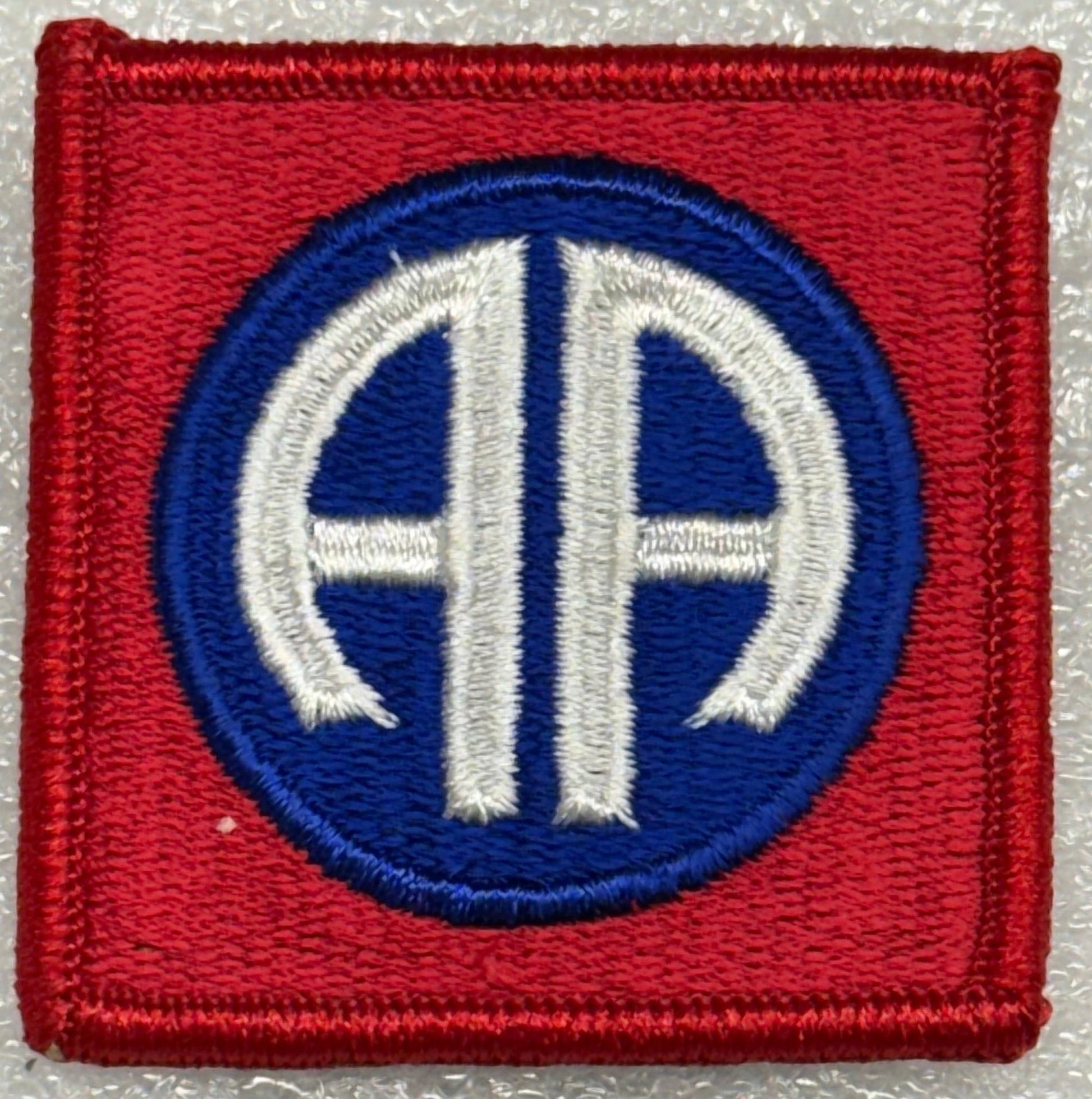 US Army 82nd Airborne SSI/Patch Color Merrowed Edge - Bateleur Militaria