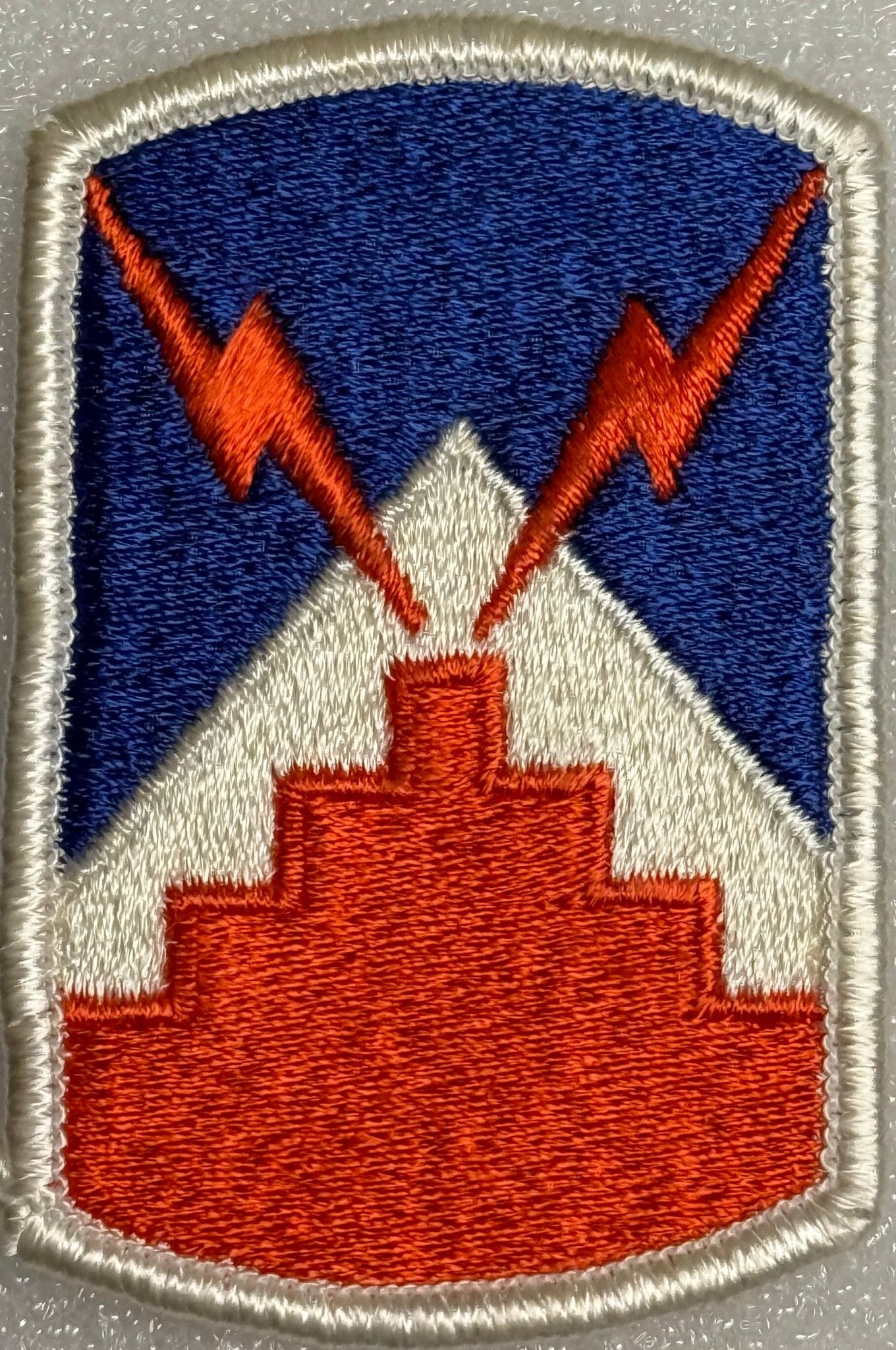 US Army 7th Signal Brigade SSI/Patch Color Merrowed Edge - Bateleur Militaria
