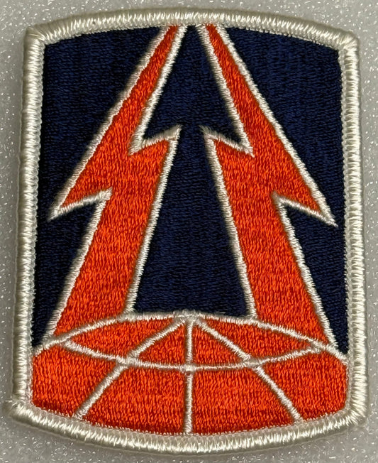 US Army 335th Signal Command SSI/Patch Color Merrowed Edge - Bateleur Militaria