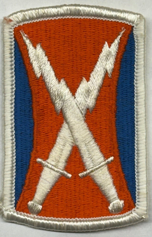 US Army 106th Signal Brigade SSI/Patch Color Merrowed Edge (1989 - 1997) - Bateleur Militaria