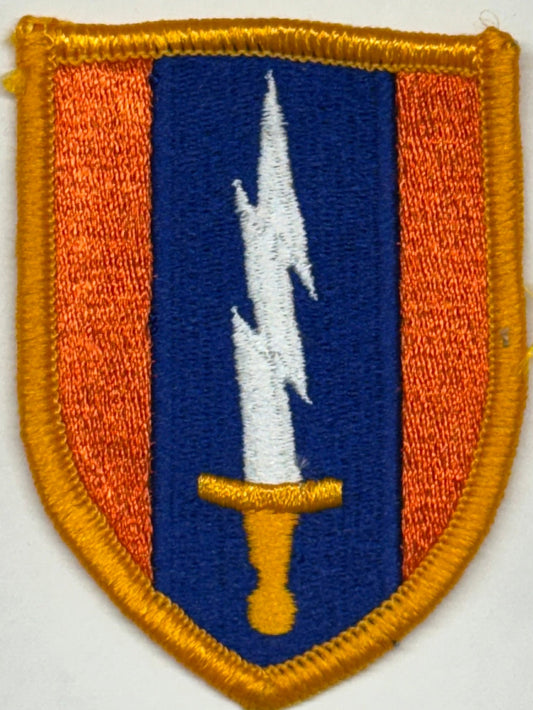 US Army 1st Signal Brigade SSI/Patch Color Merrowed Edge (1966 - ) - Bateleur Militaria