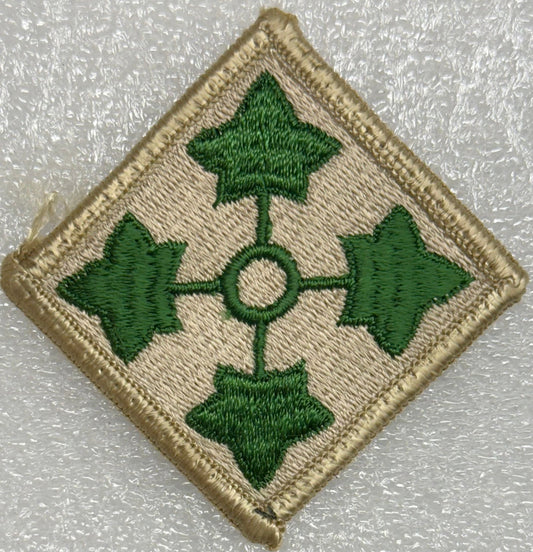 US Army 4th Infantry Division Color SSI/Patch Merrowed Edge 2nd Design (1958 - ) - Bateleur Militaria