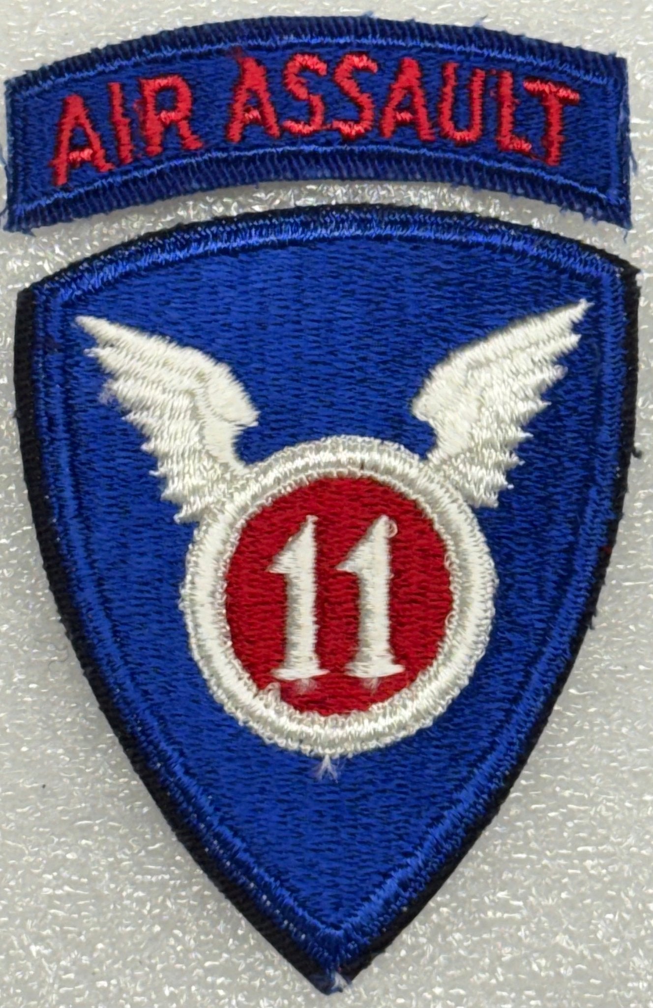 US Army 11th Air Assault Division Cut Edge Color 2 - Piece SSI/Patch (1963 - 1965) NO GLOW - Bateleur Militaria