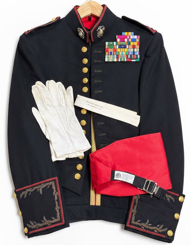 USMC Male Officer's Evening Dress Uniform with EGA's, Rank, Ribbons and Acrouments - Bateleur Militaria