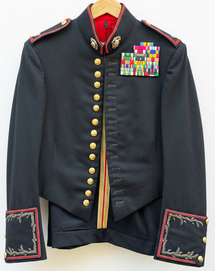 USMC Male Officer's Evening Dress Uniform with EGA's, Rank, Ribbons and Acrouments - Bateleur Militaria