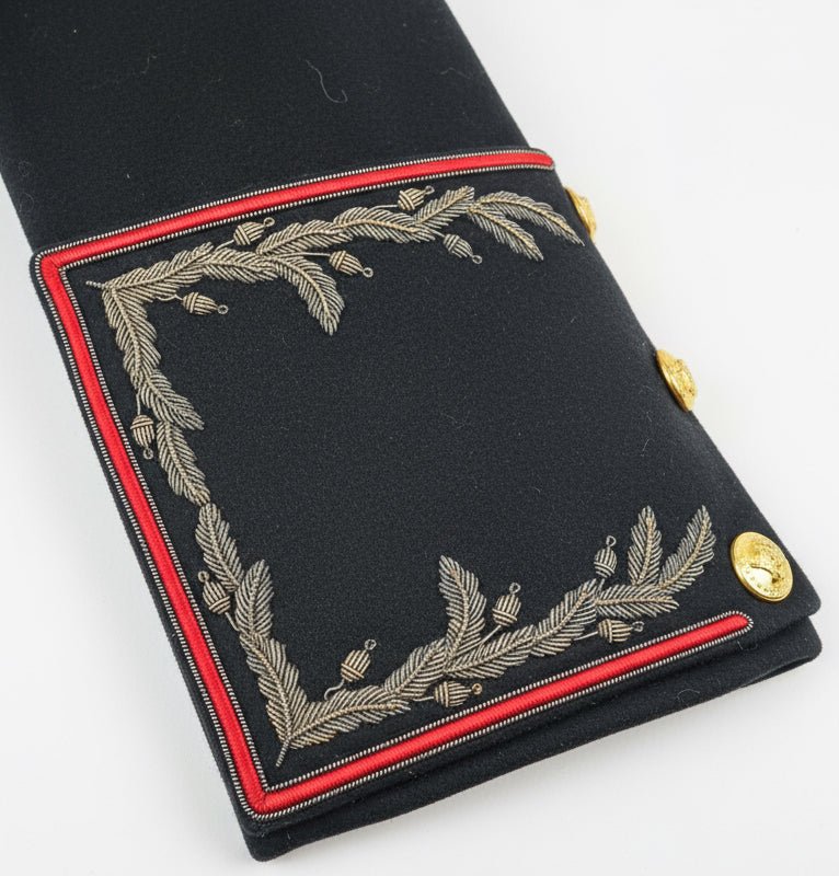 USMC Male Officer's Evening Dress Uniform with EGA's, Rank, Ribbons and Acrouments - Bateleur Militaria