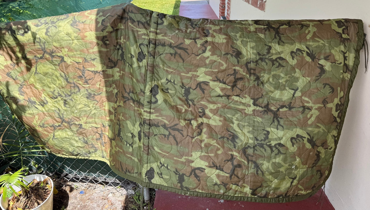 US Vietnam 3rd Pattern Camo Poncho Liner Original Center Seam dated 1968