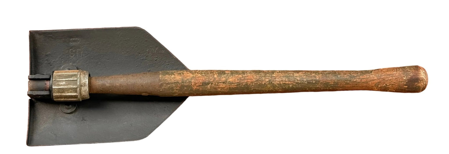 US WW2 1944 Ames Entrenching Tool Shovel Folding Green Wood Handle - Bateleur Militaria