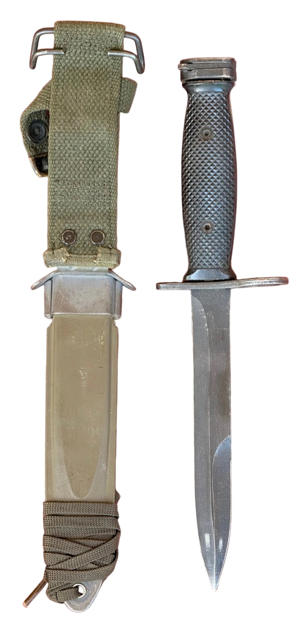 US Vietnam M7 Bayonet and M8A1 Scabbard - Bateleur Militaria