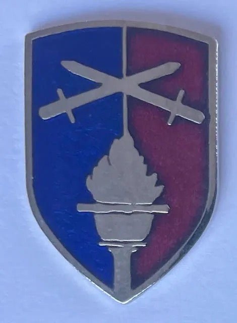 US Army 176th RCT Pin - Bateleur Militaria