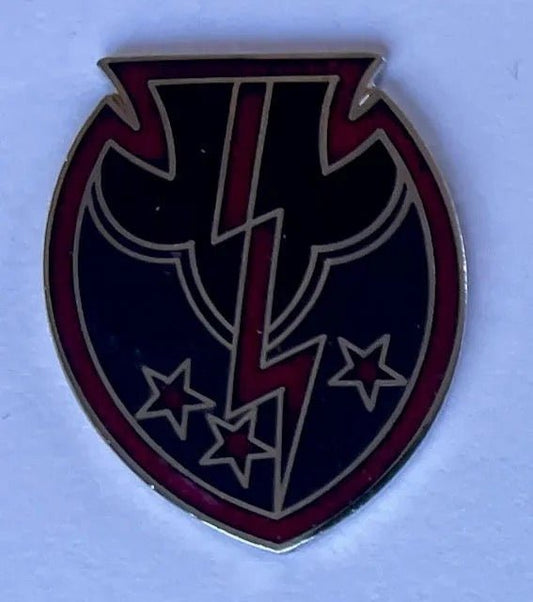 US Army 107th RCT Pin - Bateleur Militaria