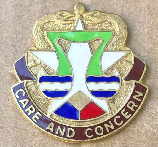 US Army Darnall Medical Center DUI Crest DUI Hallmarked - Bateleur Militaria