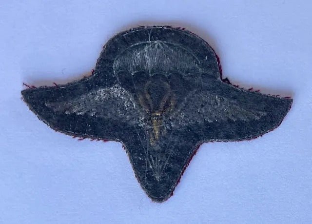 South Africa (SADF) 1 Parachute Battalion Beret Badge 2nd Type - Bateleur Militaria