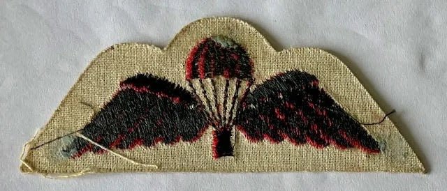 British Parachute Wing Red on Khaki - Bateleur Militaria