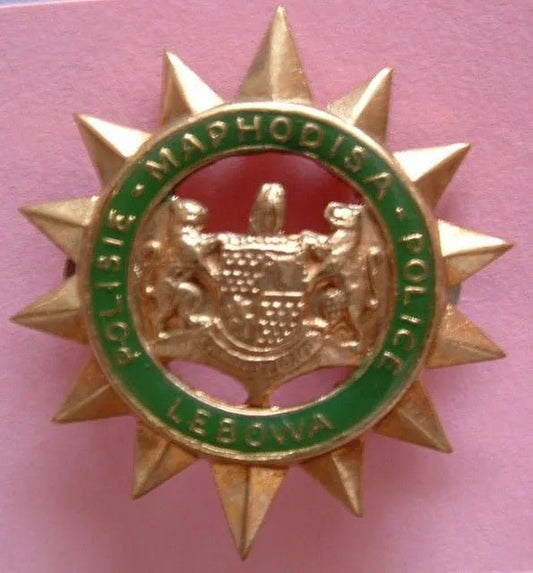Lebowa Police Cap Badge Type 1 Gilt & Enamel - Bateleur Militaria