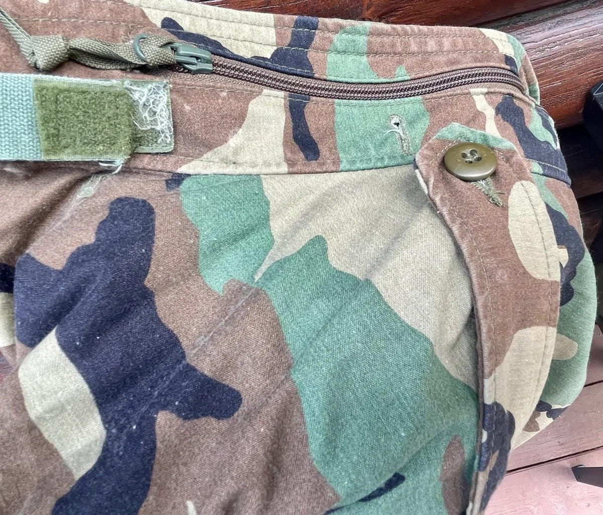 US Army M65 Woodland Camo Field Jacket Medium Badged - Bateleur Militaria
