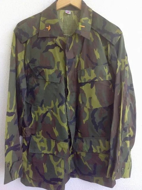 Taiwan (ROC) ERDL Camo Shirt and Trousers Size Small - Bateleur Militaria