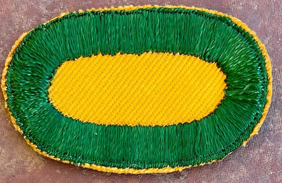 US Army 44th Airborne Tank Battalion Oval Cut Edge - Bateleur Militaria