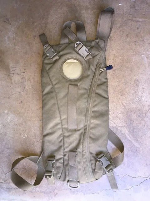 USMC Tactical 3L ILBE Hydration System Carrier WXP Coyote Camelbak - Bateleur Militaria