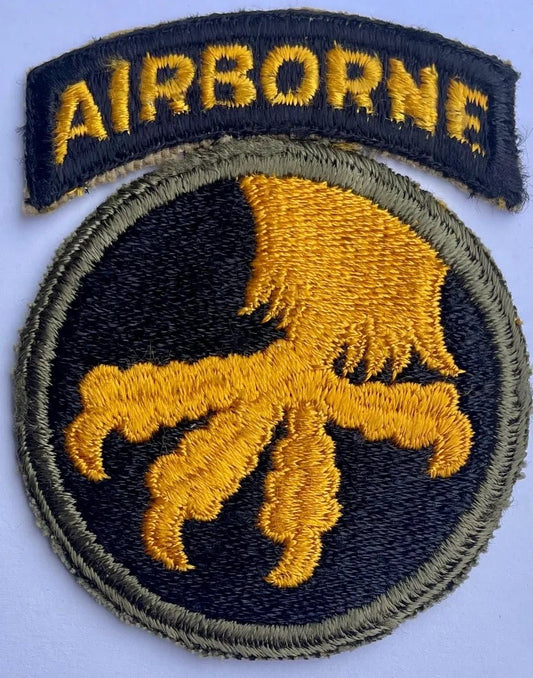 US Original 2 Piece 17 Airborne Division Reverse Claw Patch 4 - Bateleur Militaria