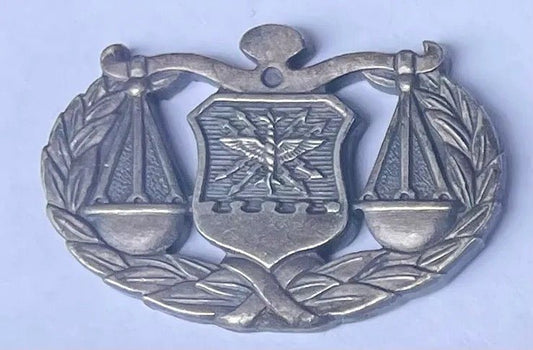USAF Judge Advocate General Badge Hallmarked G23 - Bateleur Militaria