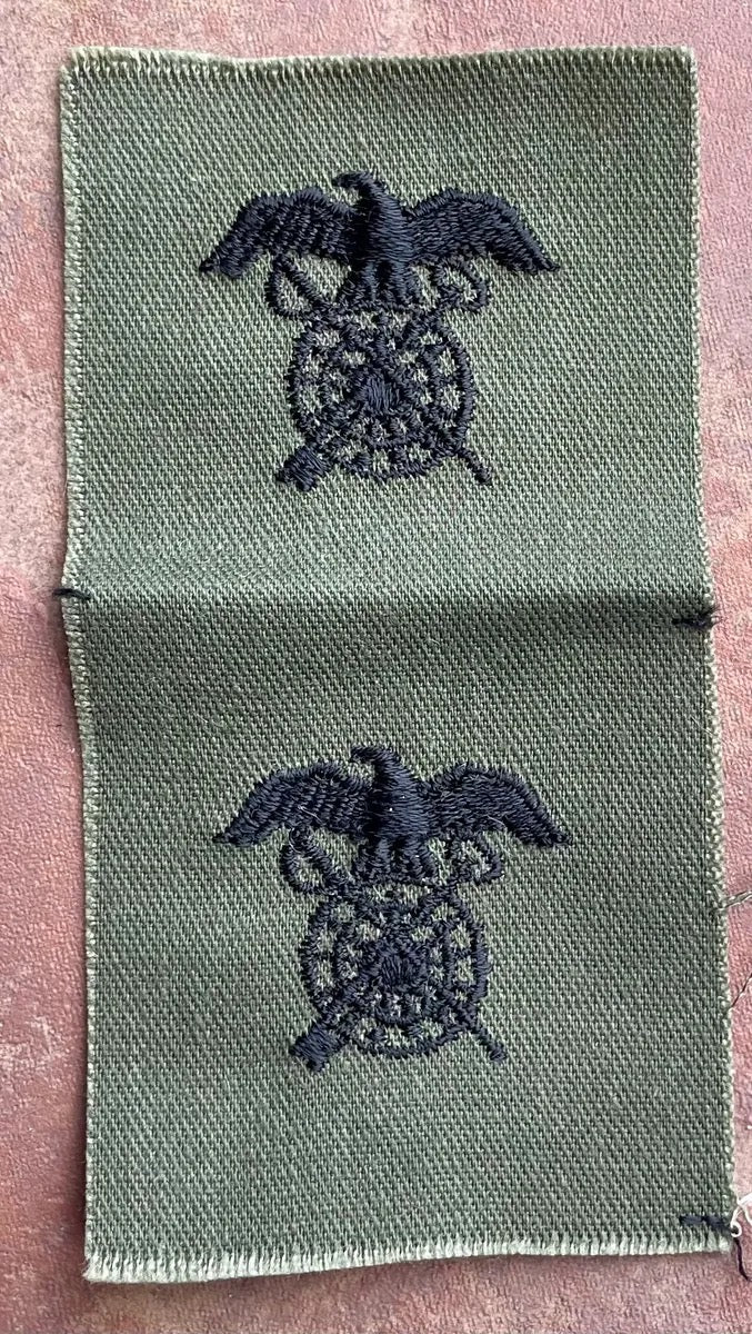 US Army Quartermaster Branch Collar Insignia on OD Set - Bateleur Militaria