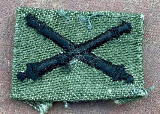 US Army Field Artillery Officer's Collar Insignia OD 2 - Bateleur Militaria